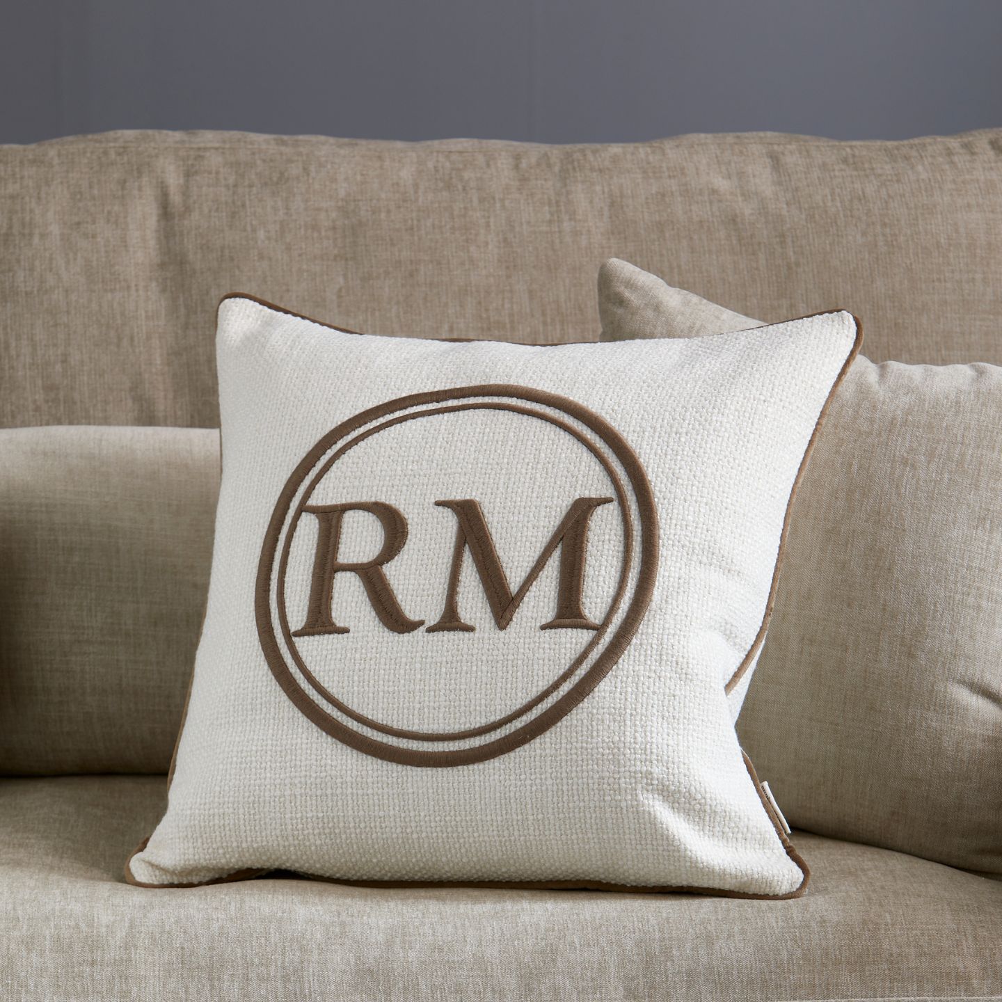 Rivièra Maison Kissenbezug Jackson auf Sofa