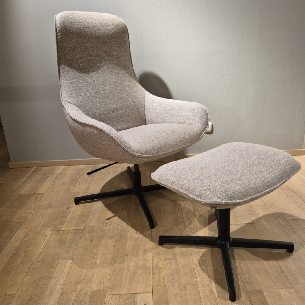 Rolf Benz Sessel Meg mit Hocker