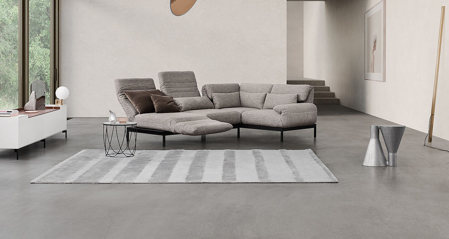 Rolf Benz Sofa Plura Stoff grau meliert mit Fußstütze
